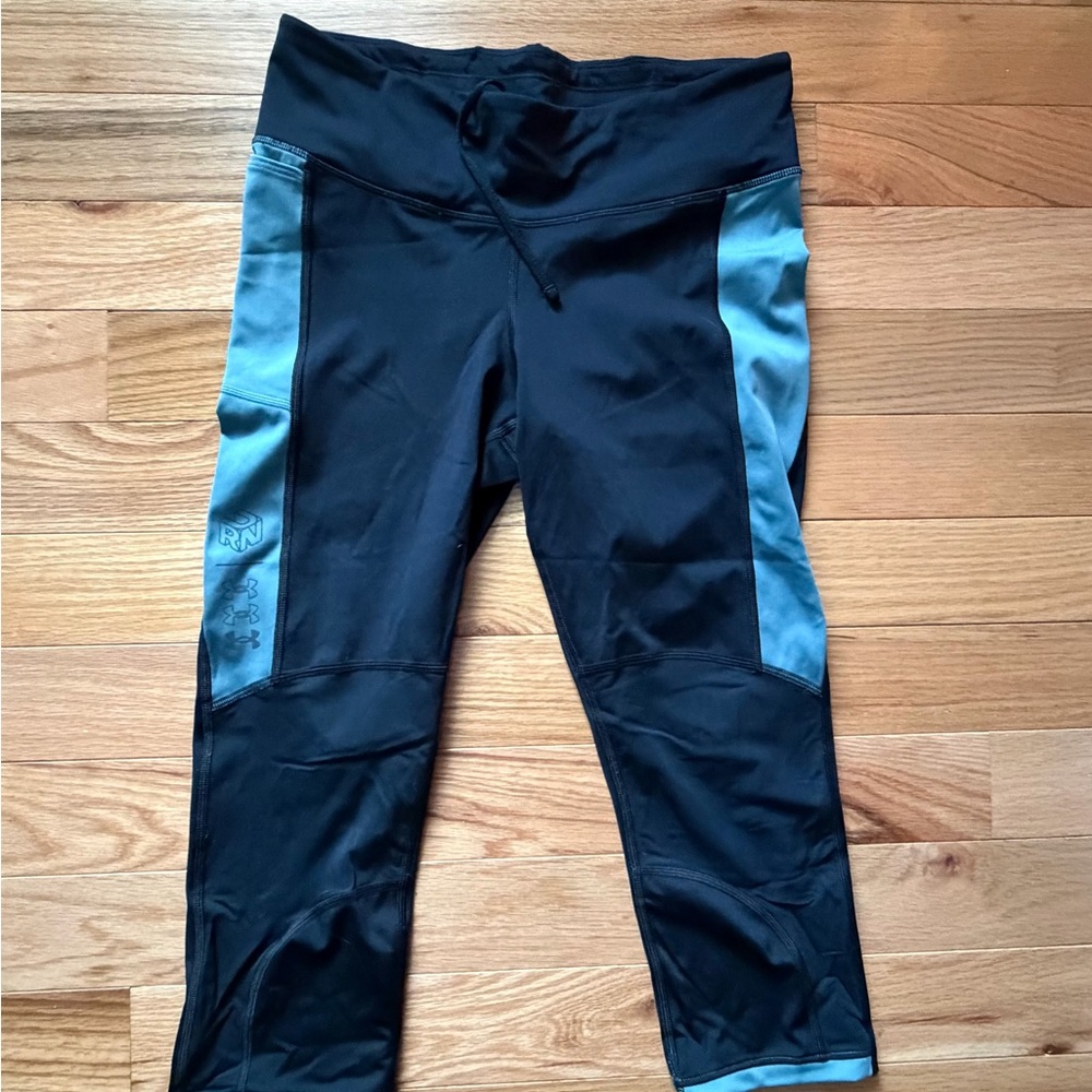 Under Armour Blue Heat Gear Capri Leggings